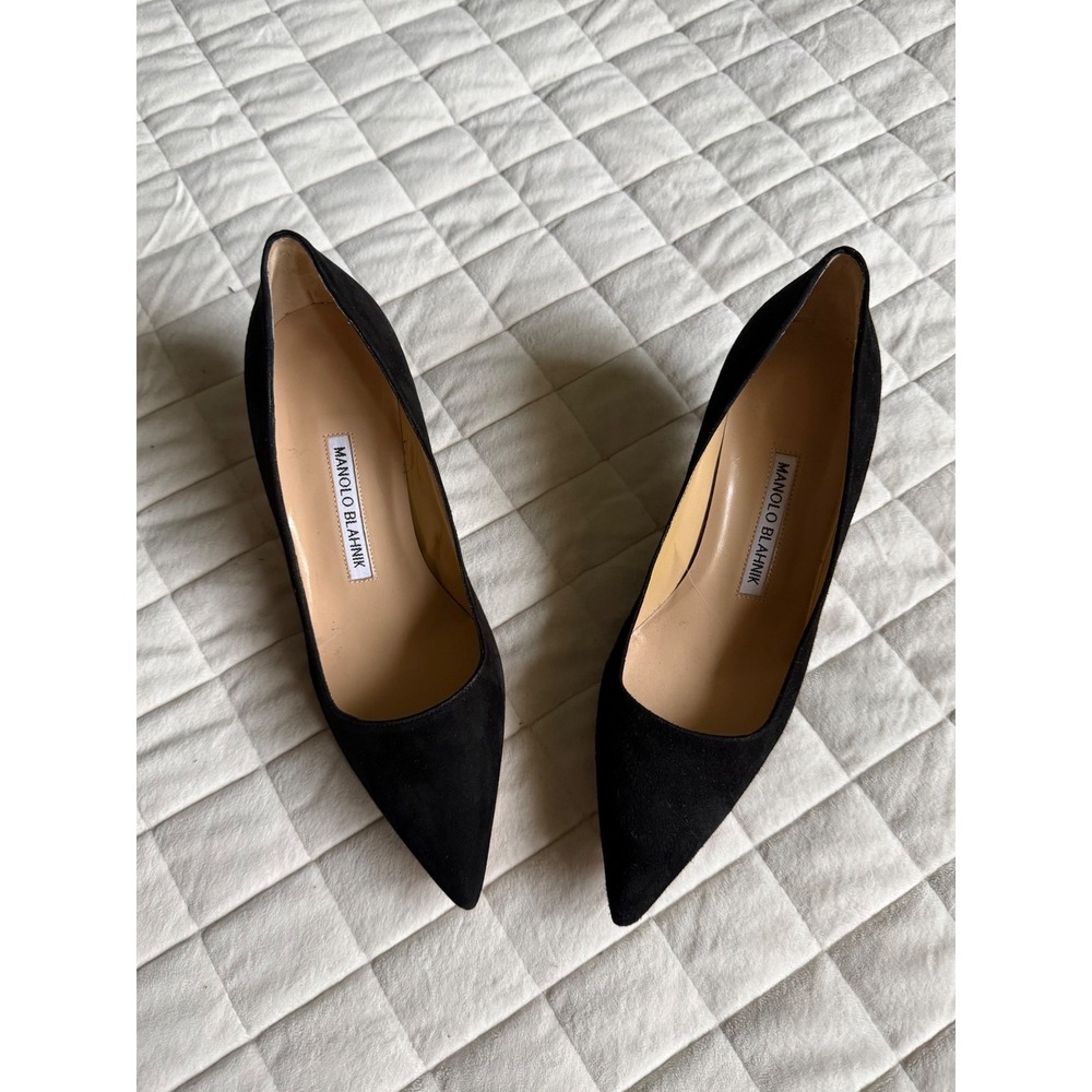 Manolo Blahnik BB Black Suede Pointed Toe Pumps Quiet Luxury Kitten Heel Sz 37.5